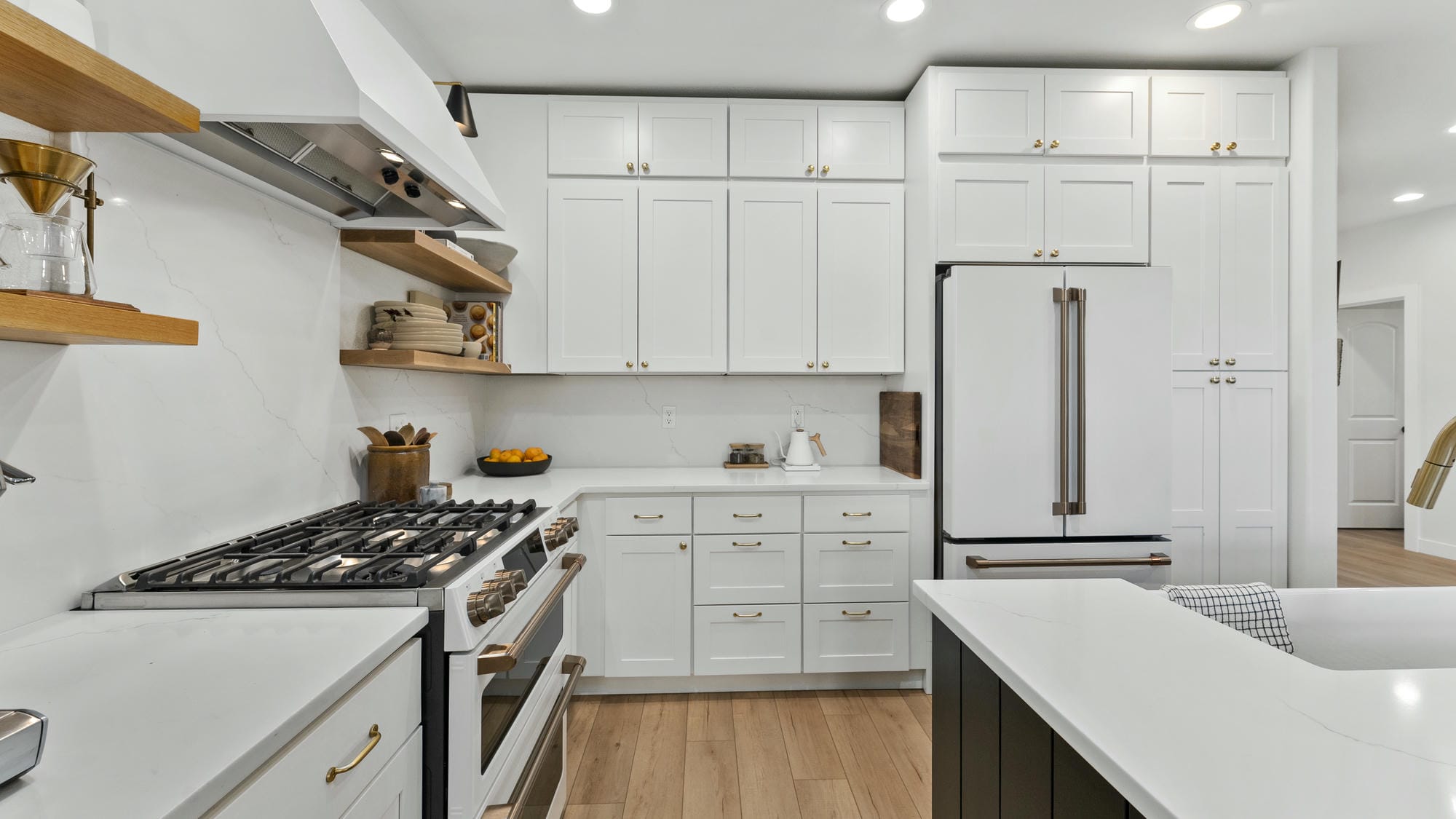 Choosing the Perfect Color for Your Living Room Cabinets